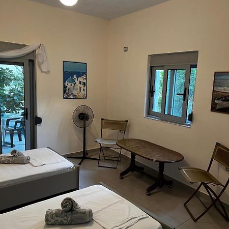 Riviera Rooms Sarandë Buitenkant foto