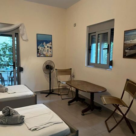 Riviera Rooms Sarandë Buitenkant foto