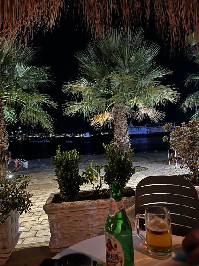 Riviera Rooms Sarandë Buitenkant foto