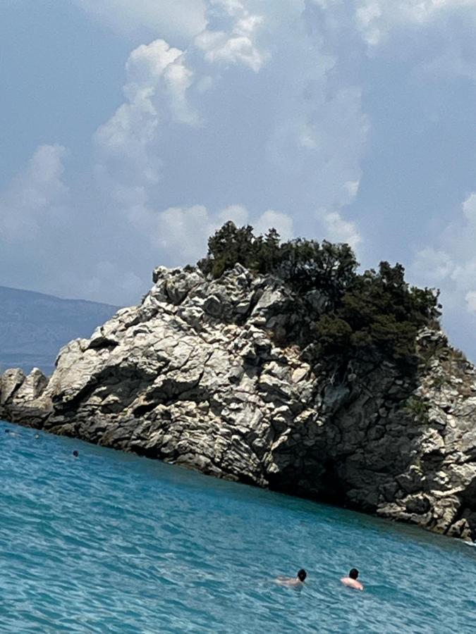 Riviera Rooms Sarandë Buitenkant foto