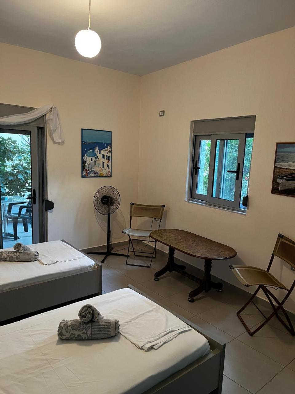 Riviera Rooms Sarandë Buitenkant foto